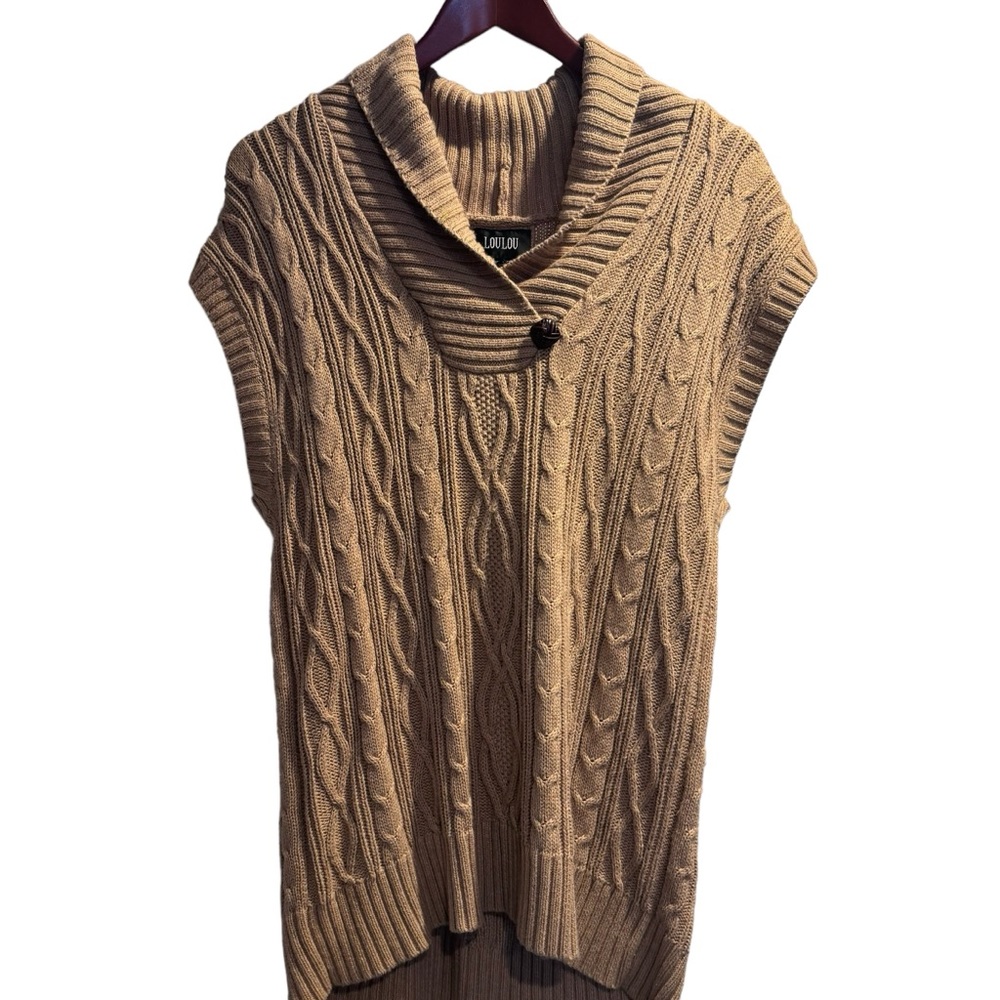 Sleeveless sweater great for the fall.